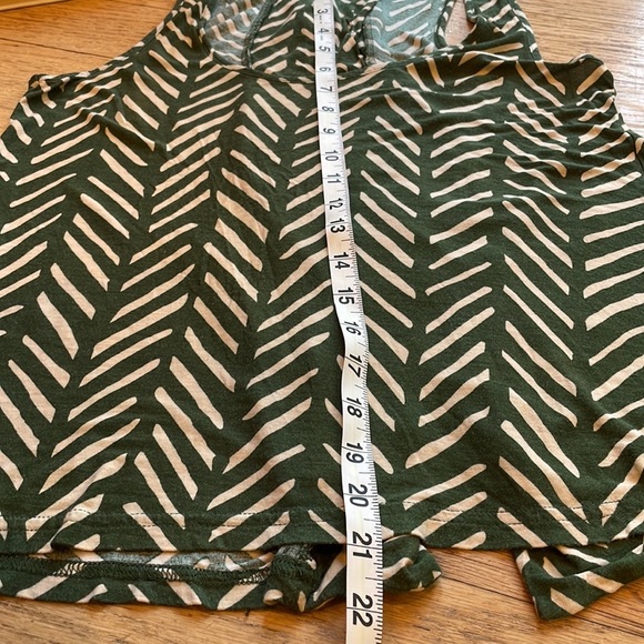 Jack by BB Dakota Split Back Chevron Tank - Picture 5 of 10